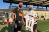 Mancini visita treino da Seleo Feminina e entrega camisa do Corinthians para Pia Sundhage