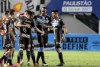 Corinthians joga melhor e conta com gol de garotos para vencer o Santos na Vila Belmiro