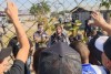 Torcida faz protesto no CT do Corinthians e Duilio pede prazo aps reunio interna; veja imagens