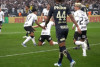 Clima leve e briga de Giuliano e Du Queiroz por gol marcam bastidores da goleada do Corinthians