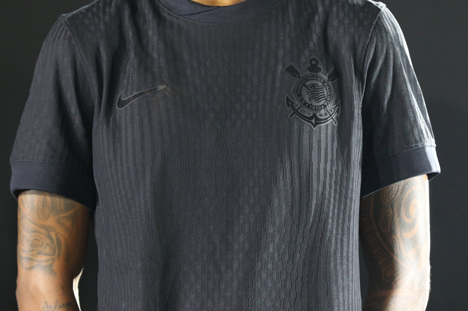 As novas camisas do Corinthians j esto disponveis para compra