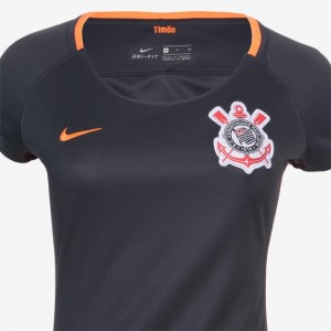 Camisa do Corinthians de 2017 - Detalhe para o Timo, escrito no interior do uniforme