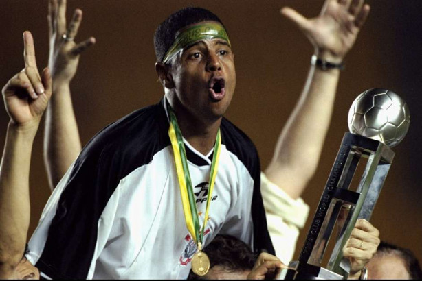 Marcelinho foi campeo no Mundial de 2000