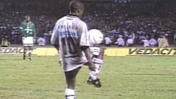 Edílson defendeu o Corinthians na final do Paulista de 1999