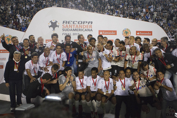 O Corinthians faturou a Recopa de 2013