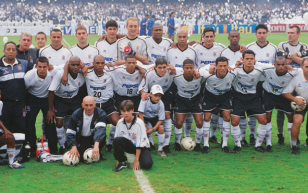 O Corinthians de 2024 pode repetir o feito do Corinthians de 2001?
