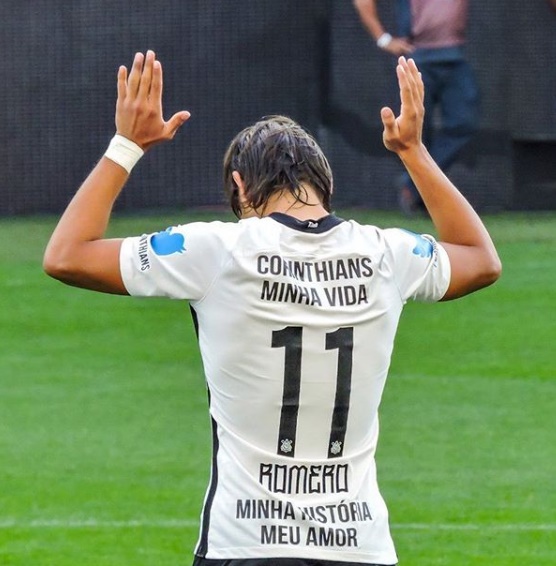 O crime do Romero  amar demais o Corinthians