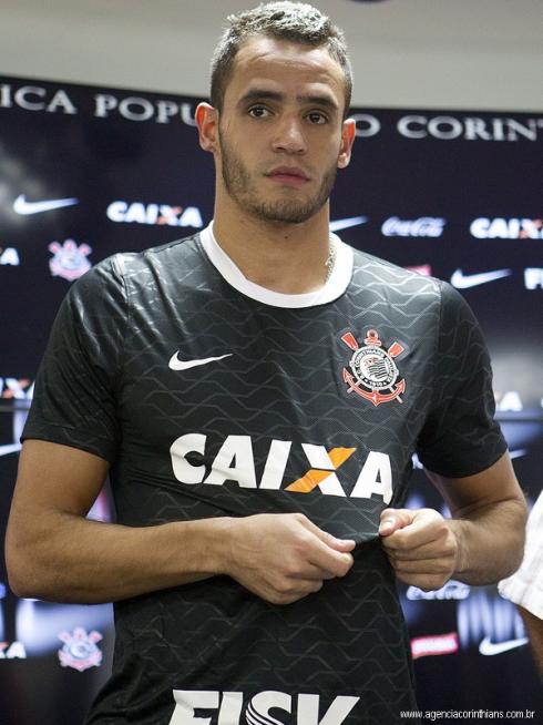 Renato Augusto foi a segunda contratação de 2013