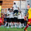 Jogadores do Corinthians se renem para comemorar gol de Danilo