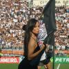 A musa do Corinthians Fernanda Passos fez ensaio sensual antes do jogo para entrar no Guiness Book