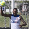Edenlson treina mas pode sair do Corinthians