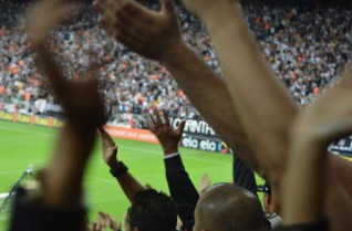 Imagens incrveis da torcida do Corinthians, na partida contra o Coritiba