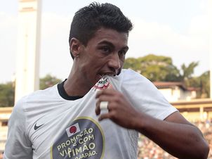 Paulinho comemora gol da vitória por 2 a 0 sobre o rival Palmeiras, no último domingo