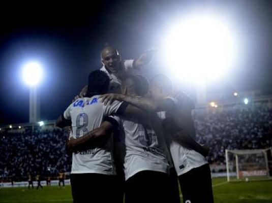 Atual campeão, Corinthians vai reeditar final da Libertadores do ano passado, na qual venceu o Boca
