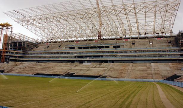 Arena Corinthians j vai ganhando gramado