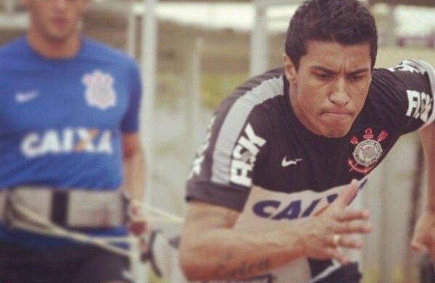 Paulinho est se recuperando no Corinthians