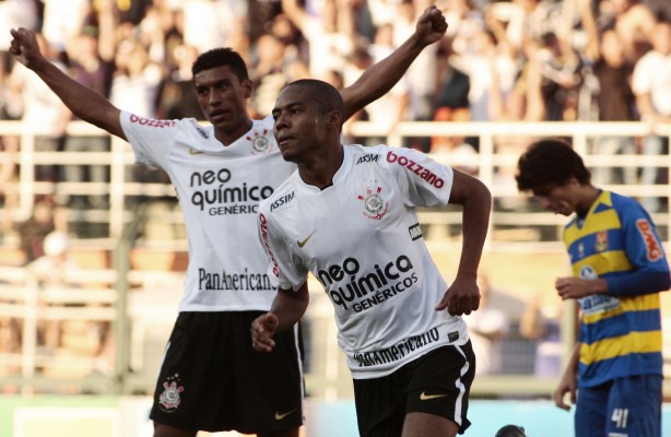 Paulinho e Elias juntos no Corinthians