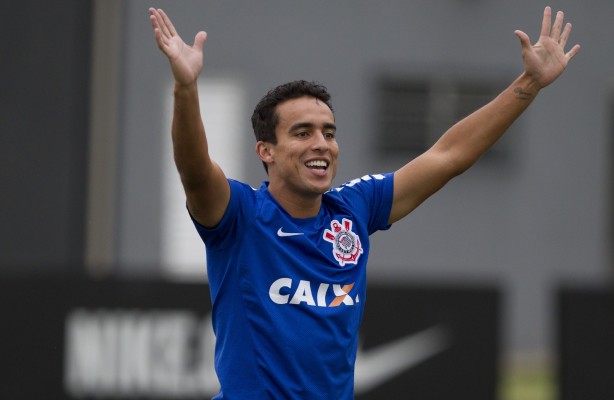 Jadson tem comeo de Brasileiro promissor pelo Corinthians
