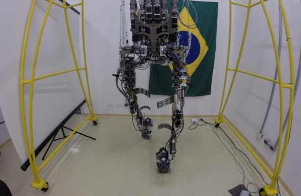 Exoesqueleto que ser utilizado na abertura da Copa do Mundo, feito pelo mdico Miguel Nicolelis