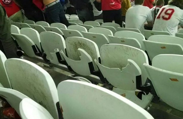 No  a primeira vez que cadeiras so quebradas no Setor Sul da Arena Corinthians