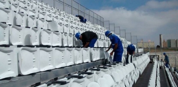 Cadeiras comeam a ser retiradas de arquibancadas provisrias da Arena Corinthians