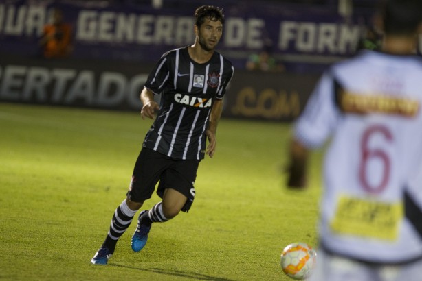 Felipe fez o segundo gol do Corinthians contra o Danubio