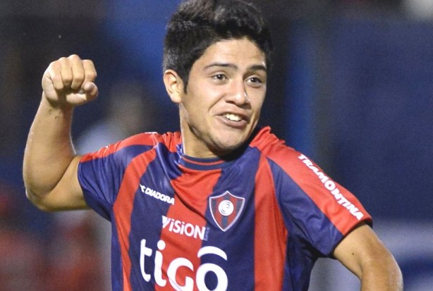 Sergio Daz tem apenas 16 anos e joga no Cerro Porteo