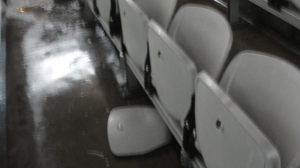 Cadeiras foram quebradas no ltimo Drbi da Arena, pelo Paulisto