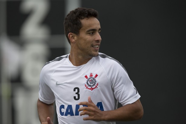 Jadson garante que a cabea est na Libertadores e no no Palmeiras