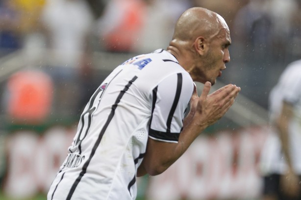 Fbio Santos acredita na virada do Corinthians