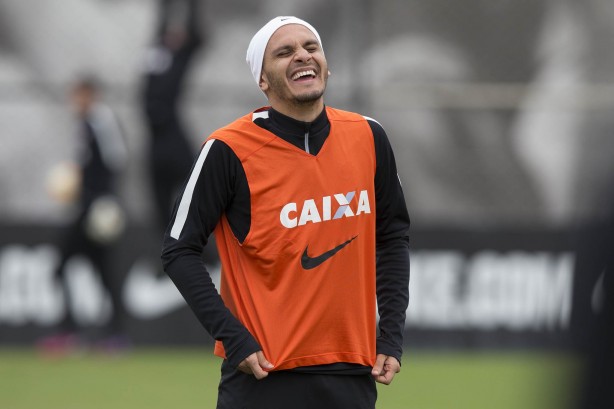Ex-Corinthians, Fbio Santos surpreendeu ao responder se est com saudade do Brasil