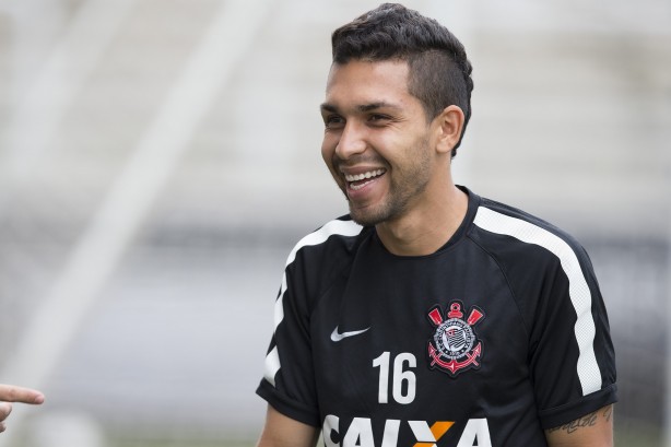 Petros j teria acertado salrios e luvas por contrato de quatro anos com o Flamengo