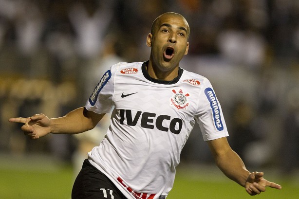 De Brasileiro  Libertadores: Relembre cinco golaos com a assinatura do camisa 11