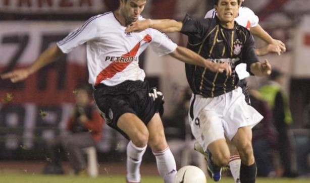 Corinthians foi prejudicado em 2006 por Carlos Amarilla