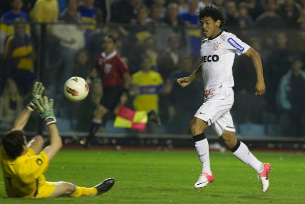 Romarinho marcou o nico gol do Corinthians na primeira final contra Boca Juniors, em Buenos Aires
