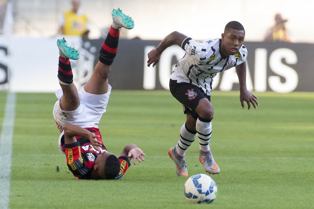 Malcom recebeu elogios de Tite aps partida contra o Flamengo