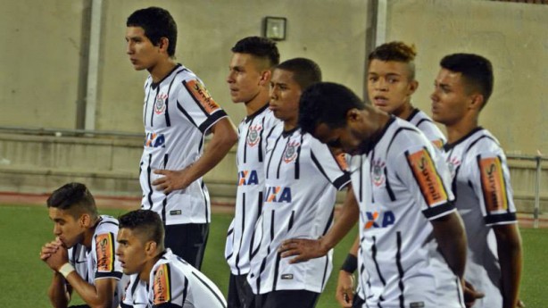 Sub-17 do Corinthians enfrenta o Ava-SC na semifinal da Taa BH