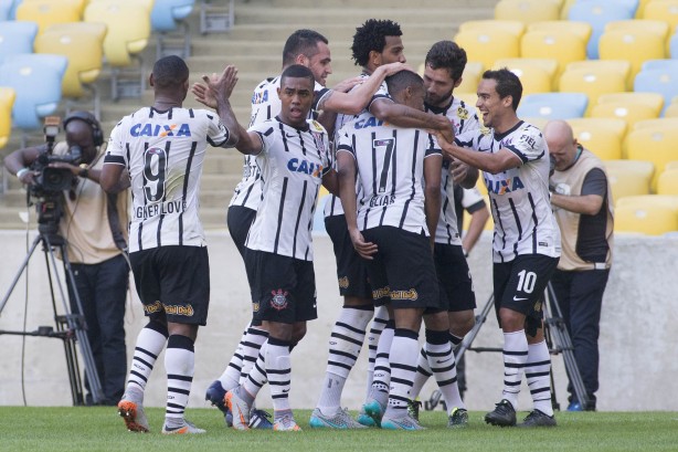 A duas rodadas do fim, Corinthians segue em busca da liderana do Brasileiro