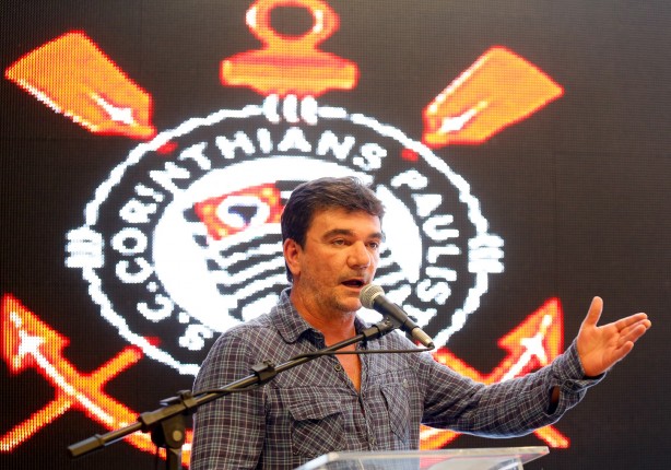 Em abril de 2014, Andrs Sanchez participou da entrega das obras da Arena Corinthians