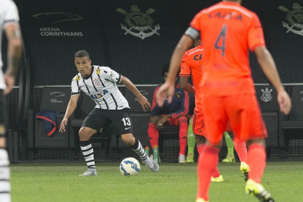Guilherme Arana fez a sua primeira partida oficial do Corinthians