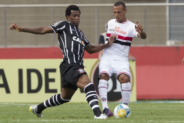 Luis Fabiano ser titular no domingo, contra o Corinthians