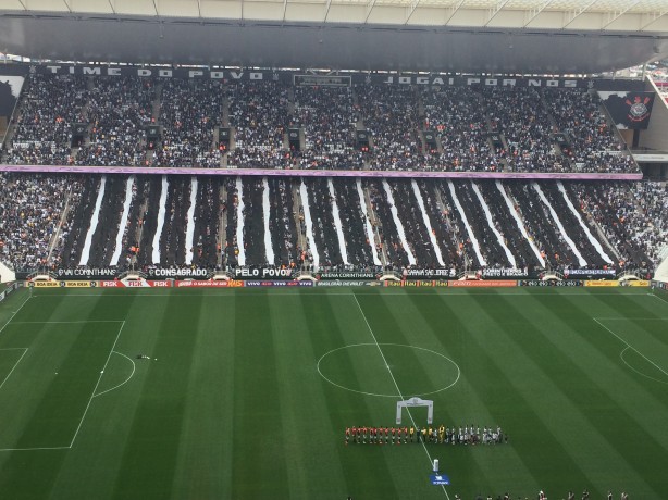FIel lota Arena Corinthians e bate recorde neste domingo de manh