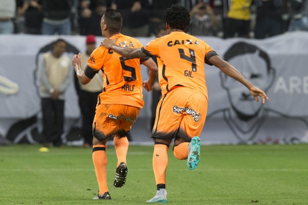 Corinthians divulgou nova numerao de camisas; 5 t vaga, 4 segue com Gil