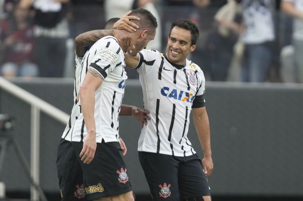 Renato, Jadson, Elias e Ralf: o melhor meio campo do Brasil, segundo o camisa 10