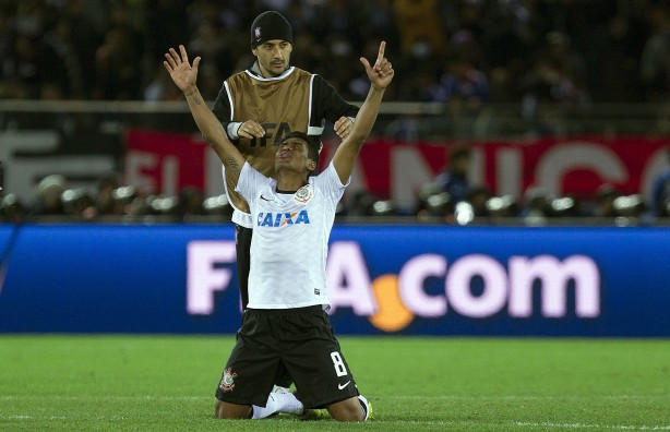 Reservas do Corinthians usaram coletes na cor marrom na final