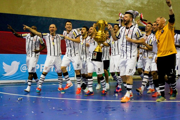 Em 2015, o Corinthians conquistou seu 10 ttulo da Liga Paulista de Futsal