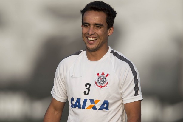 Jadson  o jogador que mais se destacou nos nmeros do Corinthians durante o BR-15