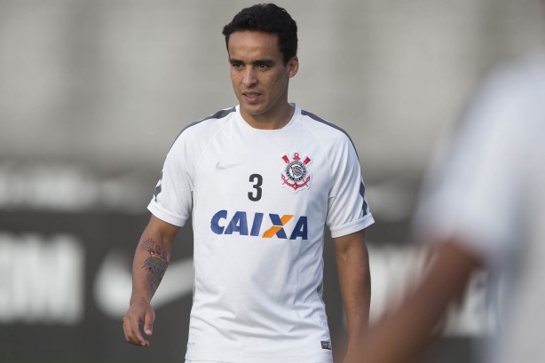 Jadson diz que quer ficar no Timo e disputar Libertadores 2016