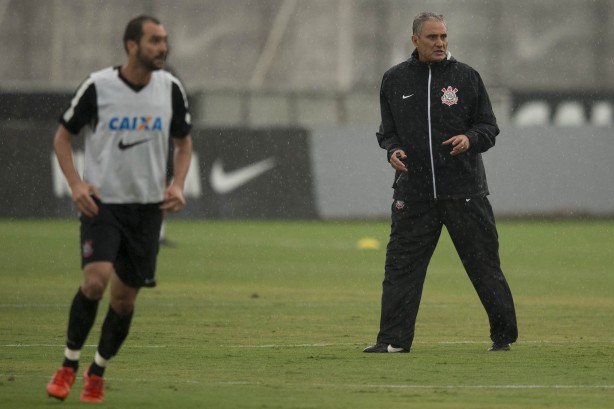 Nesta tarde, Tite realizou mais um treino tcnico-ttico antes do clssico contra o Flamengo
