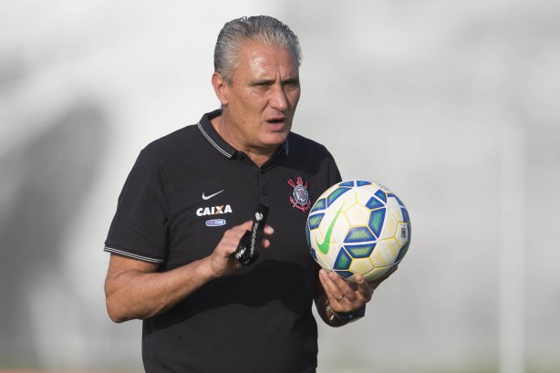 Nesta tarde, Tite realizou o primeiro treino ttico da equipe que deve enfrentar o Flamengo